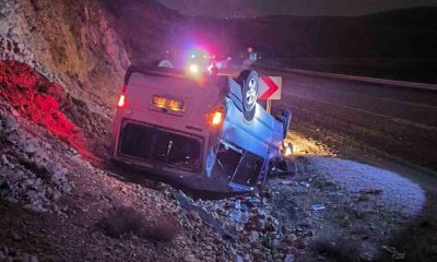 Takla atan minibüste 3 kişi yaralandı