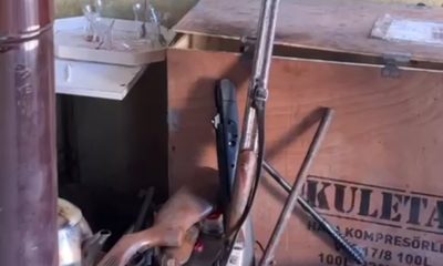 Kütahya’da kuru sıkı tabancaları gerçek silaha çeviren şahıs yakalandı