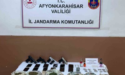 Jandarma metruk eve yaptığı uyuşturucu baskınında 190 gram esrar ele geçirdi