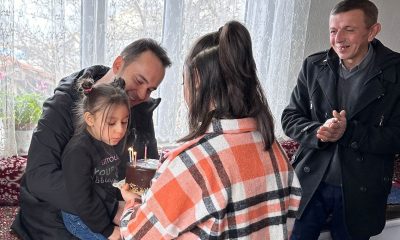 Aslanapa’da minik Buğlem’in doğum gününü Kaymakam Demirci kutladı