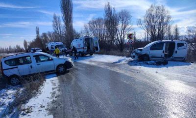 Afyonkarahisar’da trafik kazası, 6 kişi yaralandı