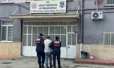 Hırsızlık suçundan 6 yıl hapis cezası ile aranan şahsı jandarma yakaladı