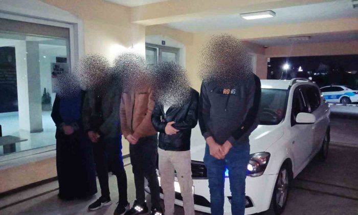 Yurda kaçak yollardan giren yabancı uyruklu 4 kişi yakalandı