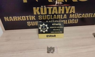 Kütahya’da yabancı uyruklu 2 şahsın üzerinde uyuşturucu ele geçirildi