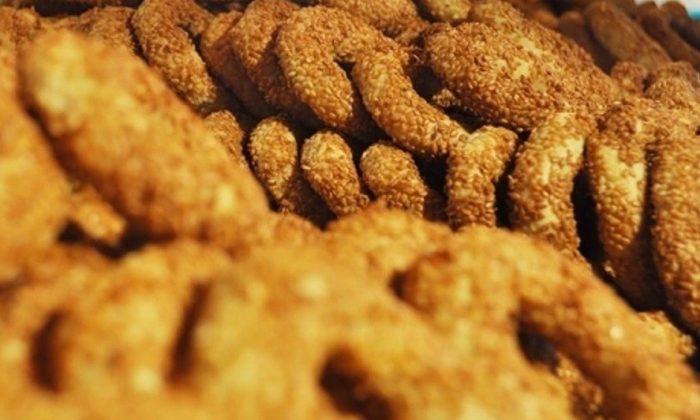 Bir kandil simidi bir ekmekten daha pahalı