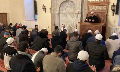 Eller şehitler için semaya kalktı