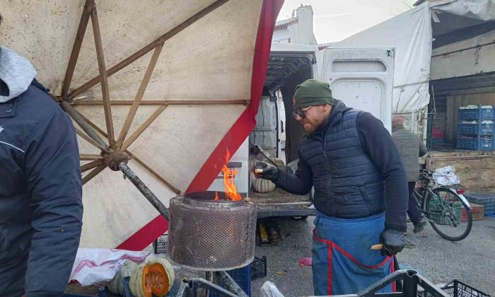 Eskişehir’de pazarcı esnafı emek parası için soğukla mücadele ediyor