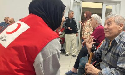 Sevgi ve iyiliği dağıtmaya devam ediyorlar