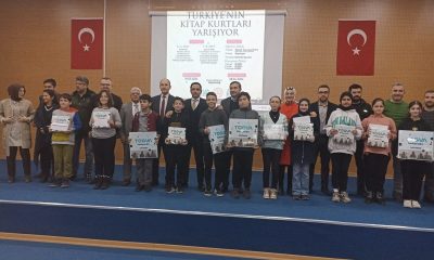 Simav’da kitap okuma yarışmasında dereceye giren öğrenciler ödüllendirildi