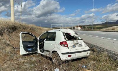 Yolda uçan poşet kazaya neden oldu, 3 kişi yaralandı