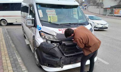 Bilecik’te minibüs ile midibüsün çarpışması sonucu 1 kişi yaralandı