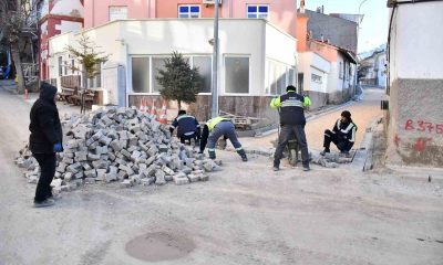 Emet Belediyesinin parke taşı ve yağmur kanalları döşeme çalışmaları