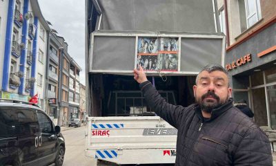 Kamyonete yüklediği doğal gaz borusu bir araca zarar veren sürücü bir şey olmamış gibi yoluna devam etti