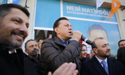 Hatipoğlu seçim irtibat bürosu açılışında meşalelerle karşılandı