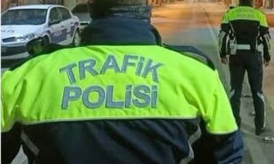 O suçlardan aranan şahıs yakalanırken, birde üzerine 26 bin lira ceza yazıldı