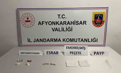 Uyuşturucu ticareti yaptığı iddia edilen 2 şahsı jandarma yakaladı