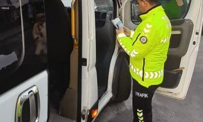 Bu sefer ceza yazmak için değil ’Teşekkür’ etmek için durdurdu