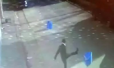 Kedi yuvalarını tekmeleyerek dağıtan şahıs güvenlik kameralarına yakalandı