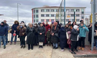 Kavga sonrası 6 öğretmenin başka okullara tayin edilmesi velilerin tepkisine neden oldu