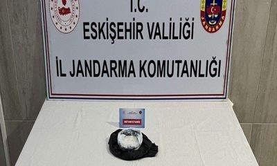 İstanbul’dan Eskişehir’e uyuşturucu getirip satan şahıslar yakaladı