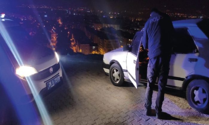 Polis ekiplerince 4 araca toplamda 41 bin 884 TL ceza kesildi