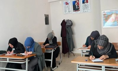 Her yaş için okuma-yazma eğitimi Halk Eğitim’de