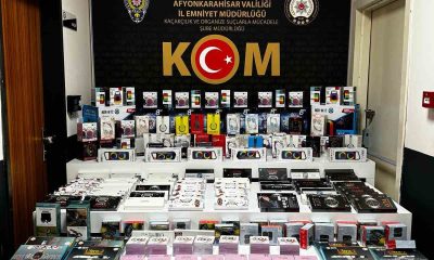 Kaçak telefon kılıfı ve elektronik ürünler ele geçirildi