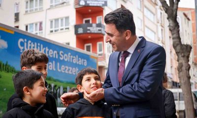 Vali Aygöl halk ile buluşarak güzel havanın tadını çıkarttı