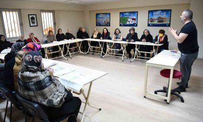 Kadın kursiyerler belediye hizmetlerini yerinde gördü