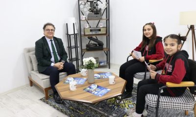 Otrar mezun olduğu okulda öğrenciler ile buluştu