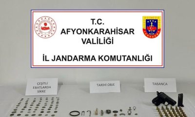 Jandarma yüzlerce tarihi eser ele geçirdi