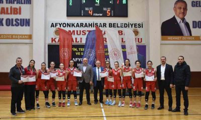 300 sporcunun katıldığı Basketbol Yıldızlar Grup müsabakaları tamamlandı