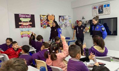 Miniklerin kalplerine dokunmaya devam ediyorlar