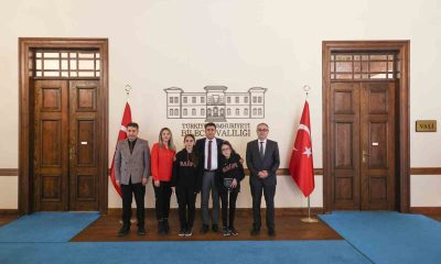 Başarılı öğrenciler Vali Aygöl’e projelerini anlattı