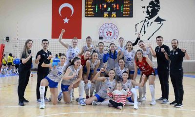 Bozüyük Belediyesi Eğitim ve Spor Kulübü Voleybol Takımı, yarı finale yükseldi