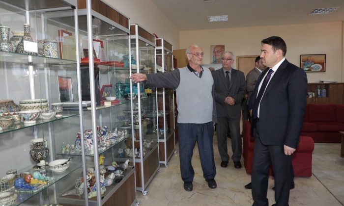 Vali Işın Çini Sanatçısı Hamza Üstünkaya’yı ziyaret etti