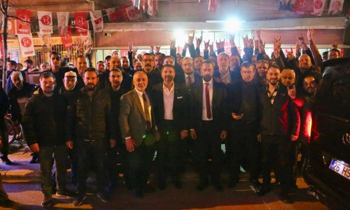 Hamid Yüzügüllü, Esentepe’de kıraathane ziyareti gerçekleştirdi