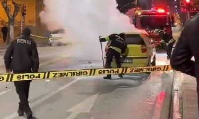 Seyir halindeki aracın motor kısmında yangın çıktı