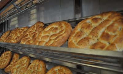 Poşetini getirene ekmeği ucuza satan fırıncı çevre kirliliğine engel oluyor