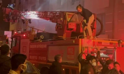 Patlayan piknik tüpleri paniğe neden 24 dairelik apartmanda mahsur kalan 60 kişi tahliye edildi