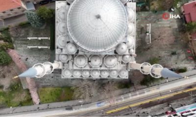 Camii minarelerine “Oruç günahlara kalkandır” mahyası asıldı