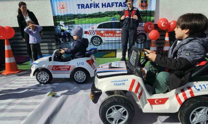 Minik öğrenciler jandarmayı yakından tanıyor