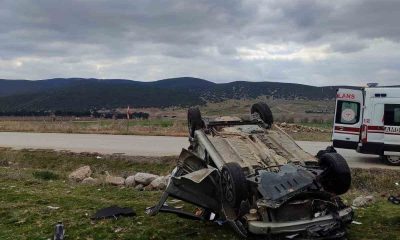İki otomobilin çarpıştığı kazada 5 kişi yaralandı