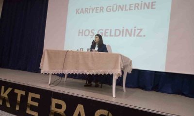 Kariyer Günleri’nde gençler meslekler hakkında bilgilendiriliyor