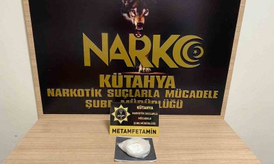 Kütahya’da yolcunun eşyaları arasında uyuşturucu bulundu