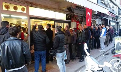 Ramazan’ın ilk günlerinde sıcak pide kuyruğu
