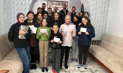 Hisarcık’ta ezbere şiir okuma yarışmasında dereceye giren öğrenciler ödüllendirildi