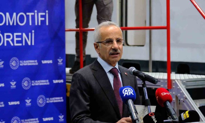 Bakan Uraloğlu: “Lokomotif sektöründe kendi teknolojisine sahip sayılı ülkelerden biriyiz”