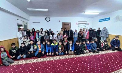 Simav’da mukabele, yatsı ve teravih namazına gelen çocuklara Cami Market’ten ücretsiz alışveriş