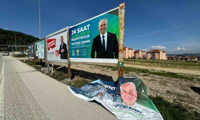 Bilecik’te billboardlara saldırı